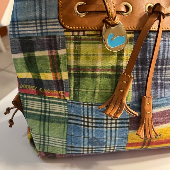 Dooney & Bourke Handbags - Light weight Dooney and Bourke Madrid print hand bag. EUC